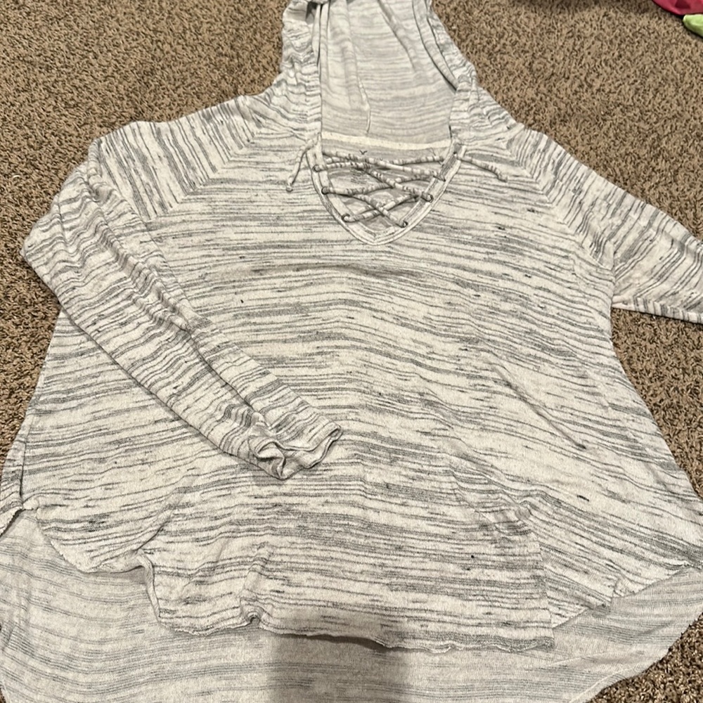 High-low laced American eagle hoodie worn once no tags size XL